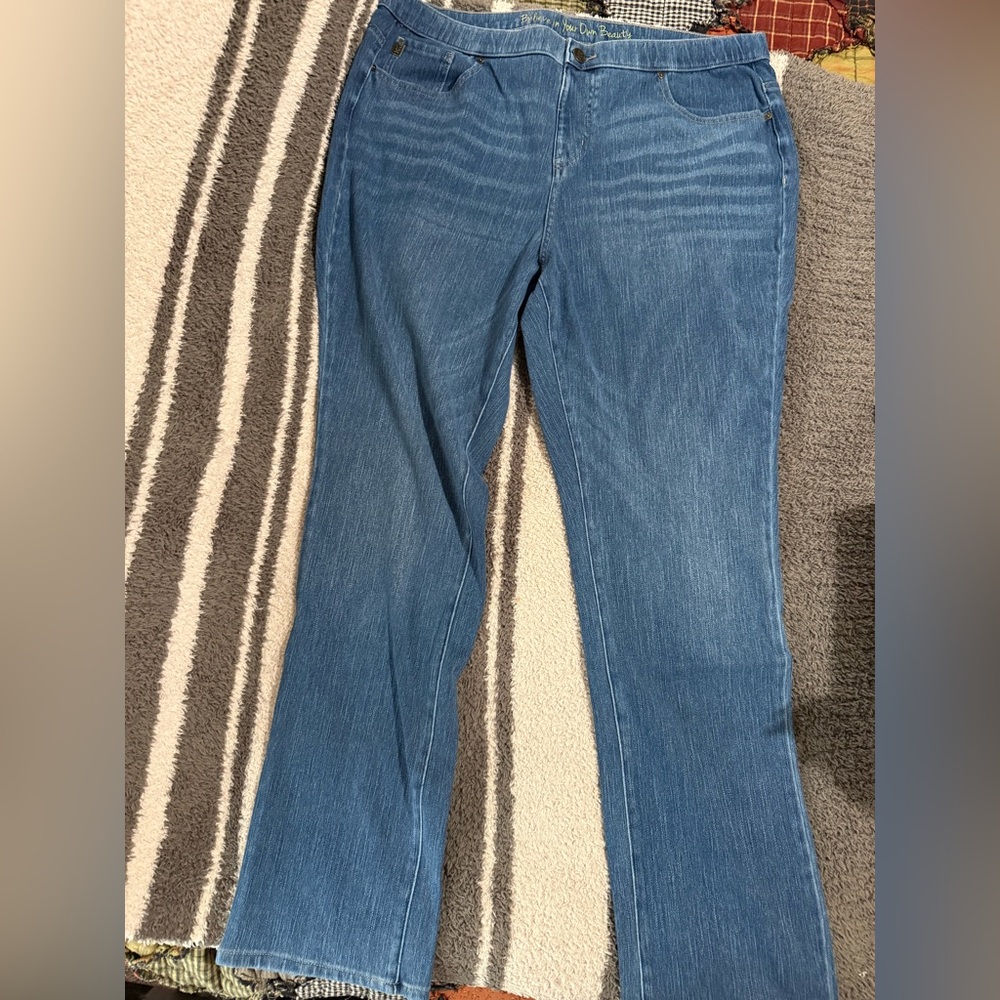 NWOT Belle by Kim Gravel Tall Flexibelle Rollabelle Jeans
SIZE:20W/TALL